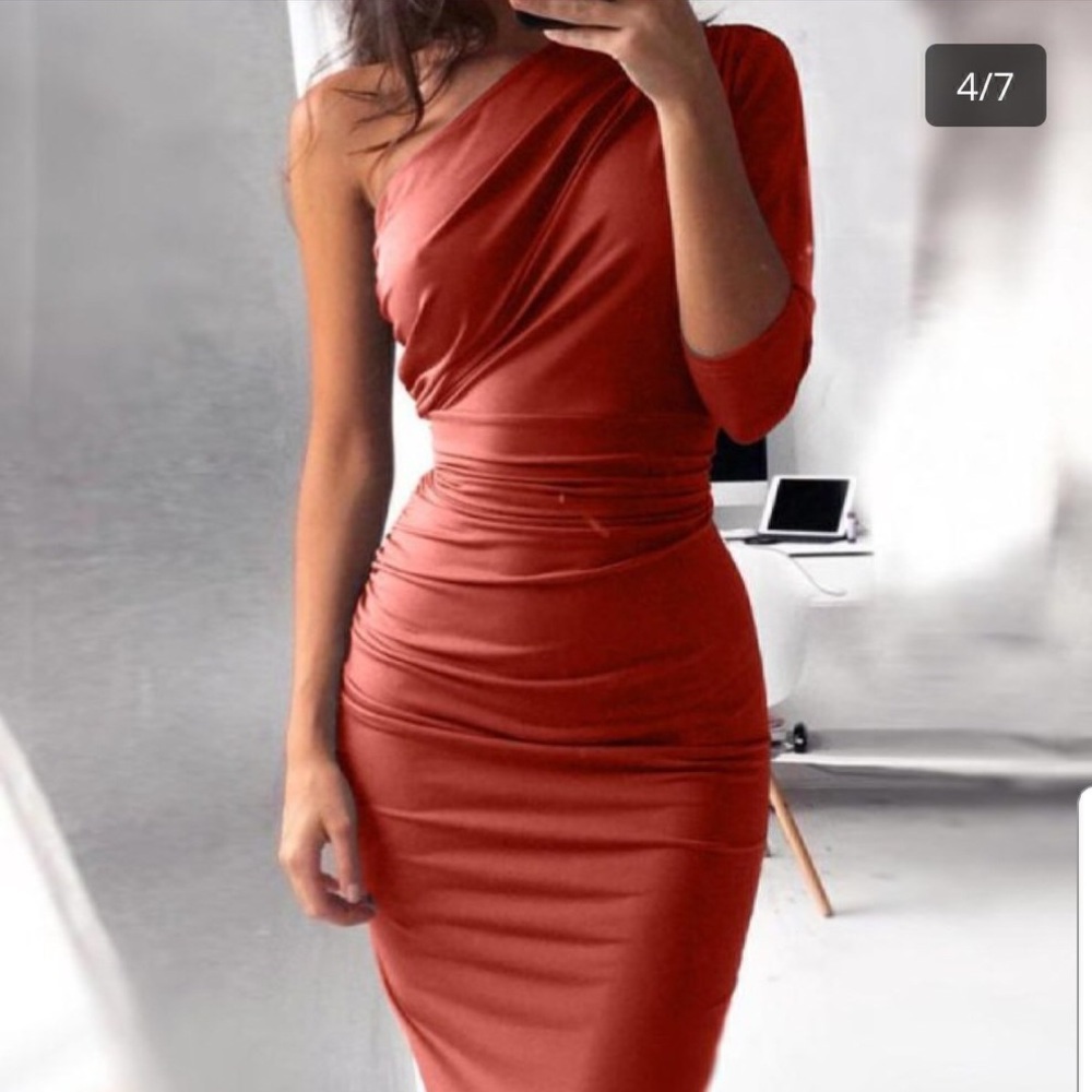 One shoulder scrunch self belted bodycon dress